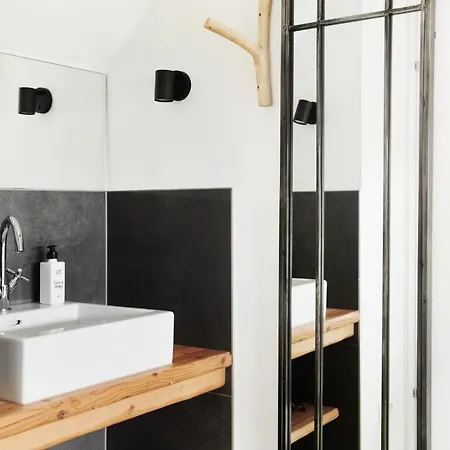 Homebound Ii - Contactless Check-in